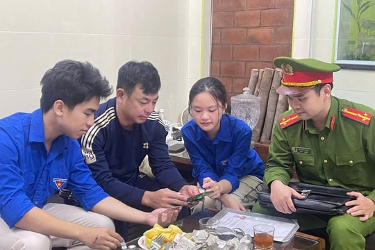 Phường Ba Đình giúp người dân cập nhật dữ liệu đăng ký xe