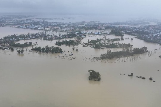Thủ tướng chỉ đạo giải pháp khôi phục sản xuất, ổn định đời sống Nhân dân sau mưa lũ