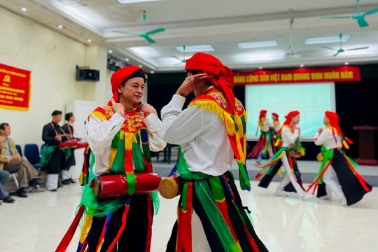 Múa bồng Triều Khúc và chèo tàu Tổng Gối: Di sản sống giữa lòng Thủ đô