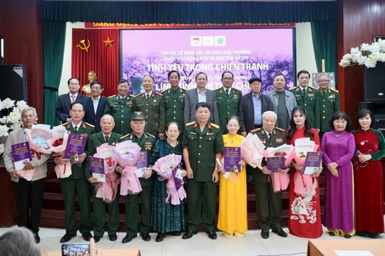 Trao giải thưởng cuộc vận động viết và sưu tầm kỷ vật “Tình yêu trong chiến tranh”