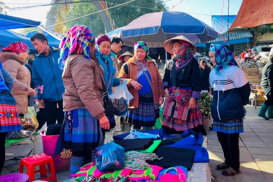Chợ phiên vùng cao - điểm hẹn văn hóa đầu năm 2026 tại Ngôi nhà chung