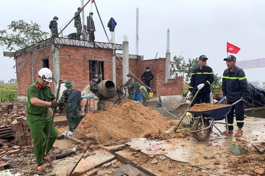 Thủ tướng yêu cầu tập trung khắc phục hạ tầng, khôi phục sản xuất sau bão lũ tại khu vực Trung Bộ