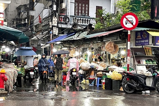 Hà Nội triển khai các giải pháp xử lý “chợ cóc”, điểm kinh doanh tự phát
