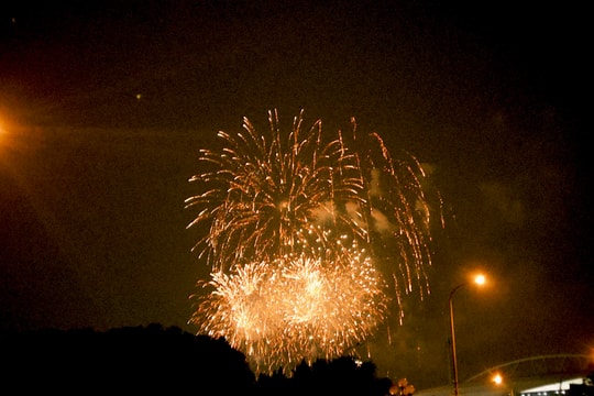 Người dân Thủ đô hân hoan ngắm pháo hoa, chào năm mới 2026