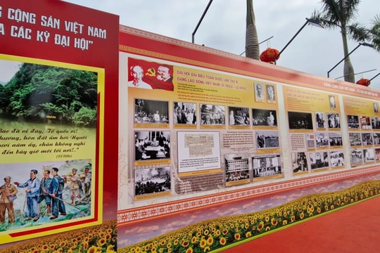 Tổ chức triển lãm tư liệu chào mừng thành công Đại hội Đảng toàn quốc lần thứ XIV