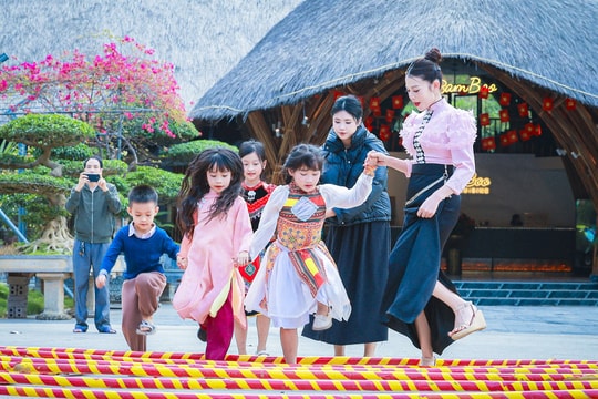 Bản sắc văn hóa tạo nên sức hút bền vững cho Khu du lịch Mộc Châu Island