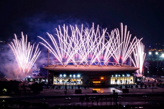 Tổng duyệt bắn pháo hoa chào mừng Đại hội XIV của Đảng