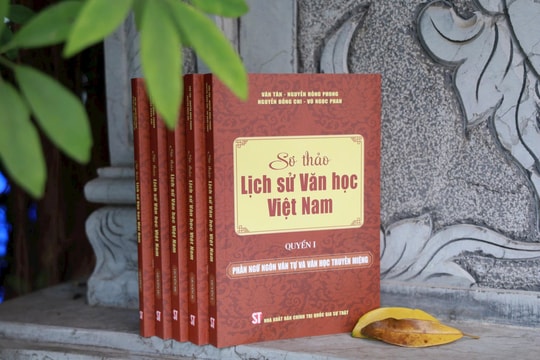 Tái bản bộ sách "Sơ thảo lịch sử văn học Việt Nam"