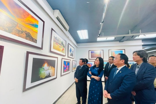 Cơ hội thưởng lãm 100 bức ảnh về đất nước và con người Việt Nam