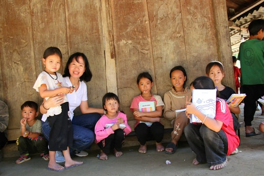 Nhà giáo Bùi Thị Thu Hằng – “đóa sen rực rỡ” trên dòng sông tri thức