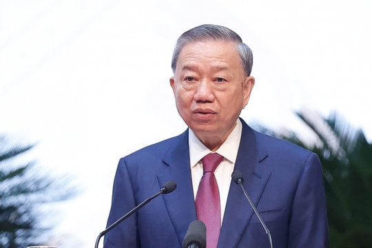 Vững bước dưới cờ Đảng