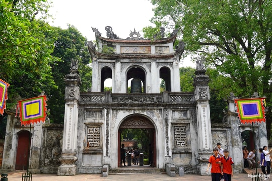 Trưng bày "Sử đá lưu danh" tôn vinh đạo học