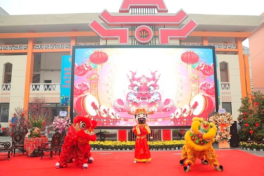 Lan tỏa giá trị Tết Việt trong môi trường giáo dục và đối ngoại nhân dân