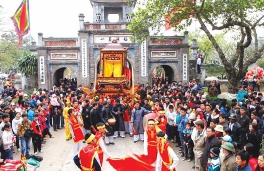 Thánh Gióng đánh giặc Ân và Hội Gióng