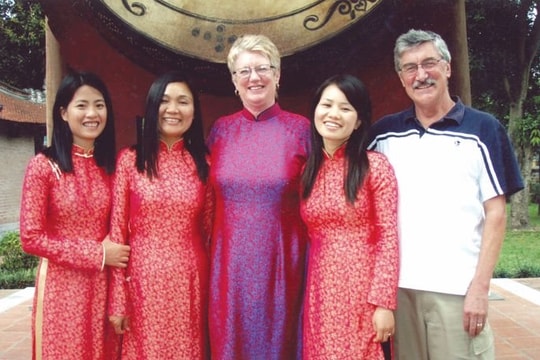 Tết Việt - ký ức không phai của đôi vợ chồng người Úc