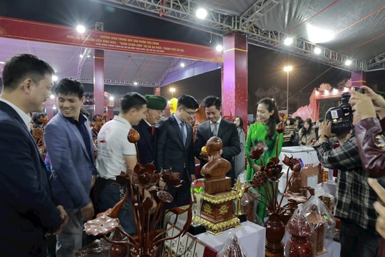 Xã Đa Phúc: Khai mạc Không gian trưng bày sản phẩm tiêu dùng phục vụ Tết Nguyên đán Bính Ngọ