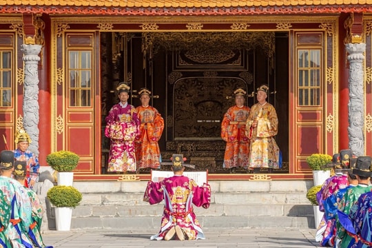 Tái hiện lễ Thiết triều Nguyên đán của triều Nguyễn ở điện Thái Hòa