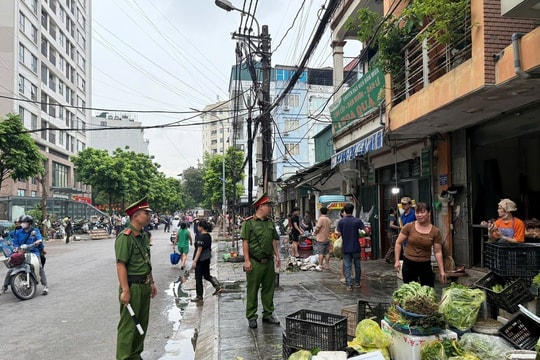 Phường Cầu Giấy thực hiện các giải pháp điểm nghẽn “ùn tắc giao thông”