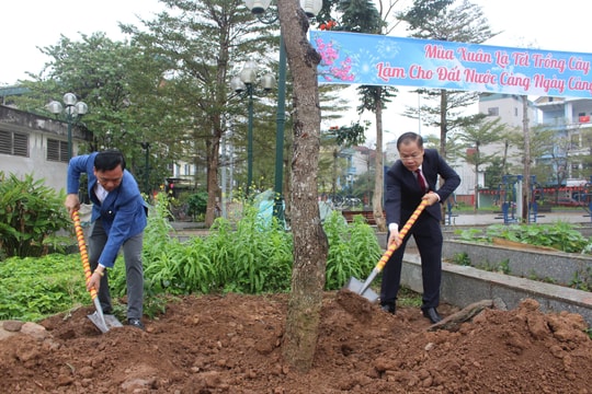 Phường Phú Lương phát động Tết trồng cây xuân Bính Ngọ, góp phần đảm bảo môi trường xanh - sạch - đẹp