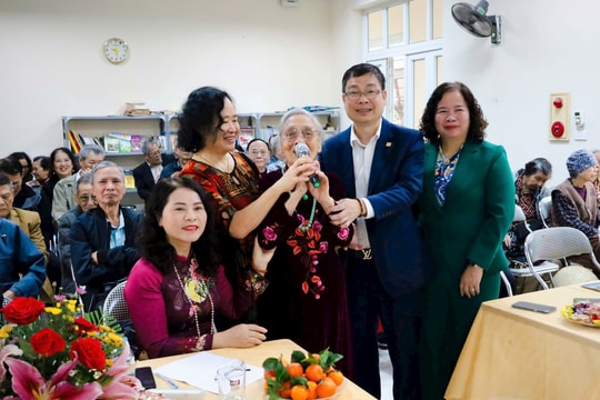 Tây Hồ: Tôn vinh người cao tuổi, lan tỏa đạo lý “kính lão trọng thọ”