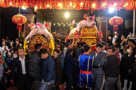 Nô nức Lễ hội rước "ông lợn" làng La Phù