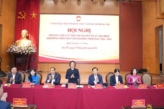 Các ứng cử viên đại biểu HĐND Thành phố Hà Nội tiếp xúc cử tri tại Đơn vị bầu cử số 6