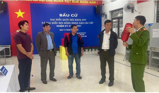 Tăng cường PCCC tại 98 điểm bầu cử khu vực Thanh Xuân