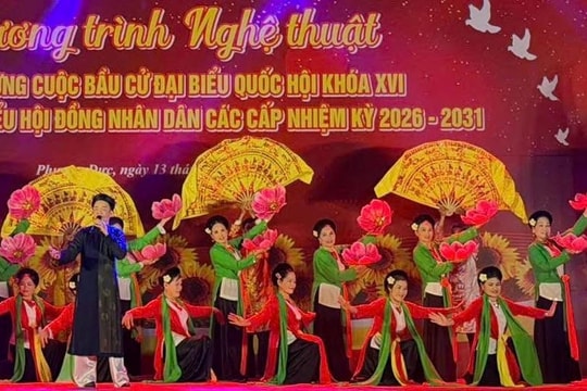 Tiếng trống chèo vang rộn Phượng Dực chào đón Ngày bầu cử