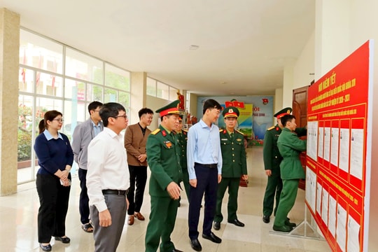 Phường Tùng Thiện hoàn tất công tác chuẩn bị các khu vực bỏ phiếu, sẵn sàng cho ngày bầu cử