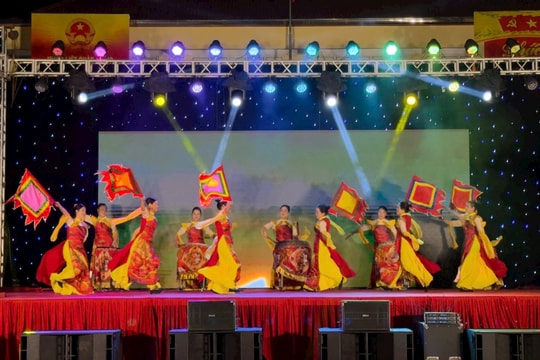 Xã Hương Sơn: Rộn ràng văn nghệ chào mừng thành công bầu cử đại biểu Quốc hội và HĐND các cấp