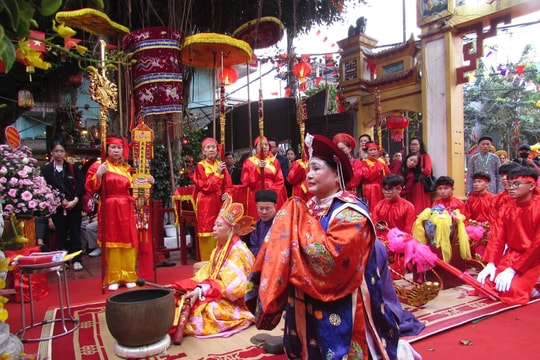 Tổ chức Lễ dâng hương kỷ niệm 1.986 năm khởi nghĩa Hai Bà Trưng