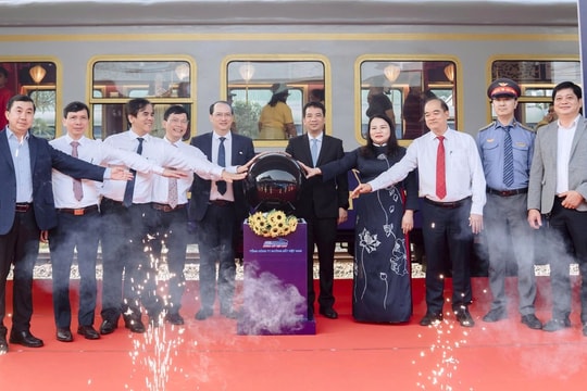 Ra mắt giao diện mới đoàn tàu “Hành trình kết nối di sản miền Trung”