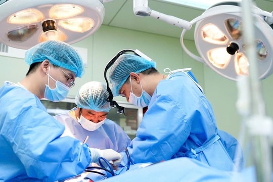 Phẫu thuật thành công u ác tính xương hàm cho bệnh nhân 14 tuổi