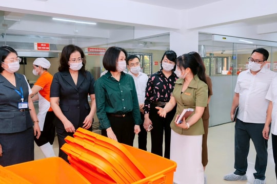 Hà Nội: Tăng cường kiểm soát dịch vụ bếp ăn tập thể và thức ăn đường phố