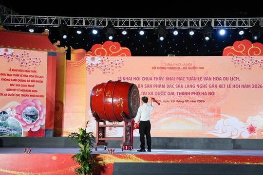 Khai hội chùa Thầy, gắn kết di sản văn hóa với quảng bá tinh hoa làng nghề Việt