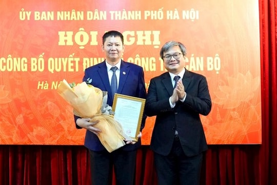 Công bố quyết định của Chủ tịch UBND thành phố Hà Nội về công tác cán bộ