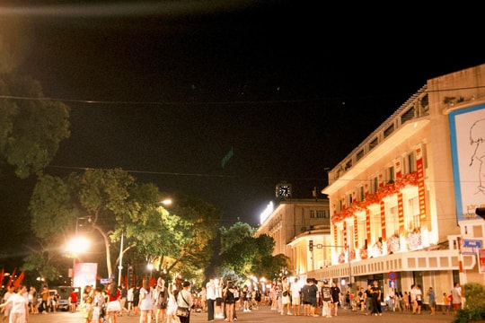 Điều chỉnh thời gian hoạt động các không gian đi bộ tại Phường Hoàn Kiếm