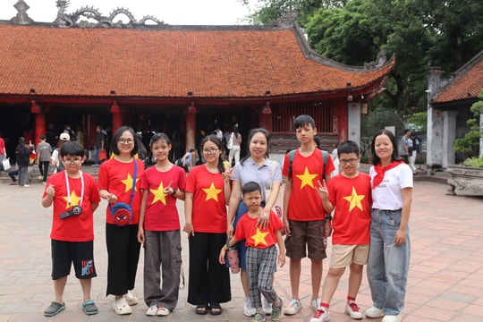 Thủ đô Hà Nội đã đón khoảng 1,35 triệu lượt khách trong dịp lễ 30/4, 1/5