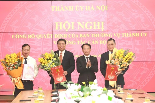 Hà Nội công bố các quyết định của Ban Thường vụ Thành ủy về công tác cán bộ