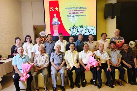 Thắm tình đồng đội trong ngày hội ngộ của những người lính Quân khu 3 tại Hà Nội