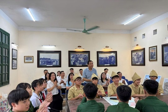 "Địa chỉ đỏ" giáo dục truyền thống cách mạng cho học sinh