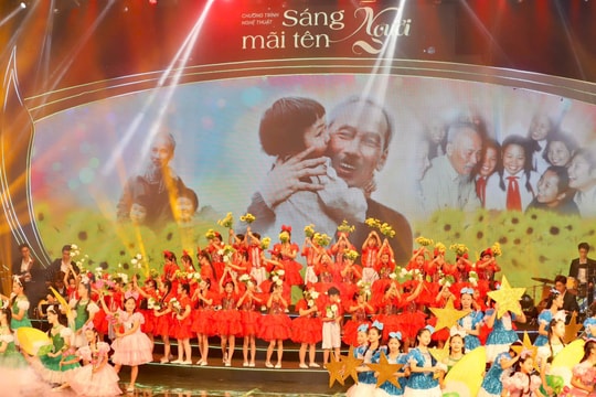 Chương trình nghệ thuật "Sáng mãi tên Người": Lan tỏa tinh thần yêu nước, khát vọng cống hiến và niềm tự hào dân tộc