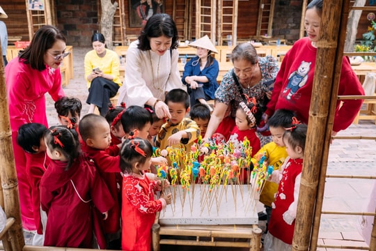 Đa dạng hoạt động trải nghiệm dành cho thiếu nhi tại Văn Miếu - Quốc Tử Giám dịp 1/6