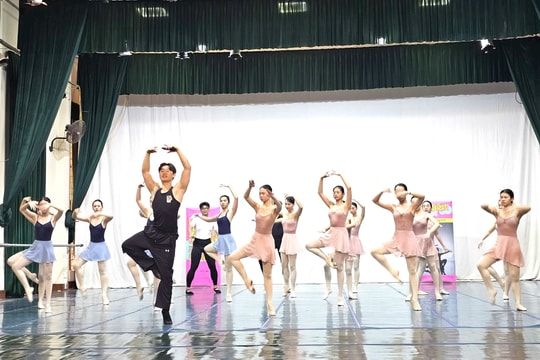 Nghệ sĩ ballet Hàn Quốc Yoon Byeol giao lưu cùng học viên Học viện Múa Việt Nam