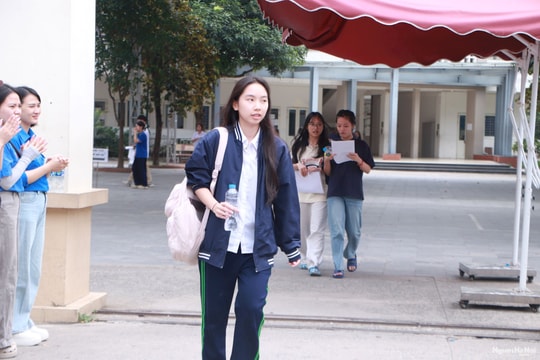 Hà Nội: Các thí sinh hoàn thành hai môn thi vào lớp 10 THPT