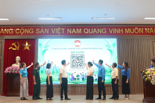 Phường Đông Ngạc đẩy mạnh bảo vệ môi trường với mô hình “QR Xanh”