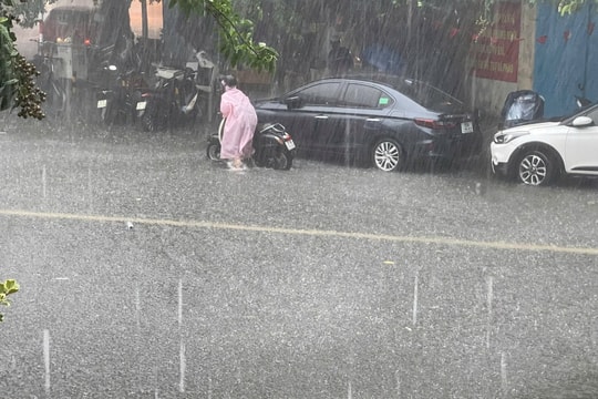 Hà Nội tăng cường tuyên truyền, phòng ngừa, ứng phó, khắc phục hậu quả thiên tai