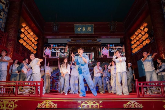 Ca sĩ MONO ra mắt MV “Công Tử Văn Thơ”