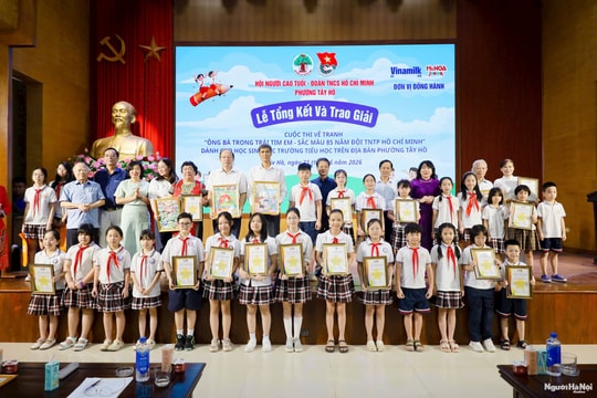 Phát huy truyền thống "Kính già, yêu trẻ" qua cuộc thi vẽ tranh tại phường Tây Hồ