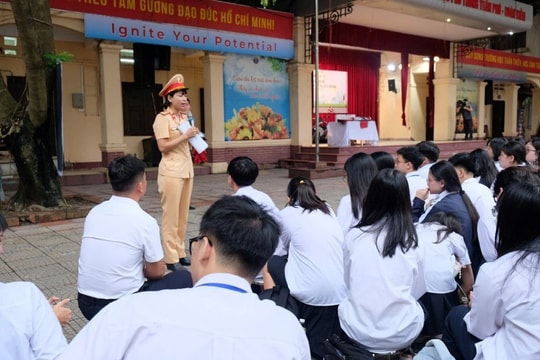 "Vì an toàn giao thông Thủ đô": Lấy học sinh, sinh viên làm trọng tâm